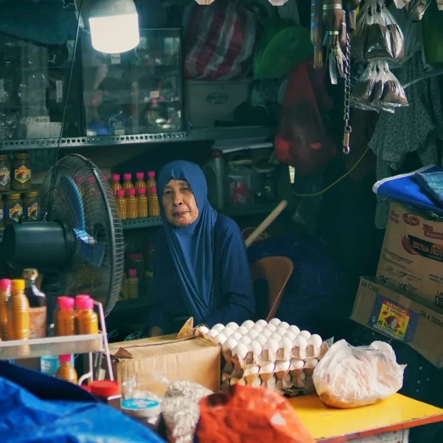 Cửa hàng đang mở cửa
